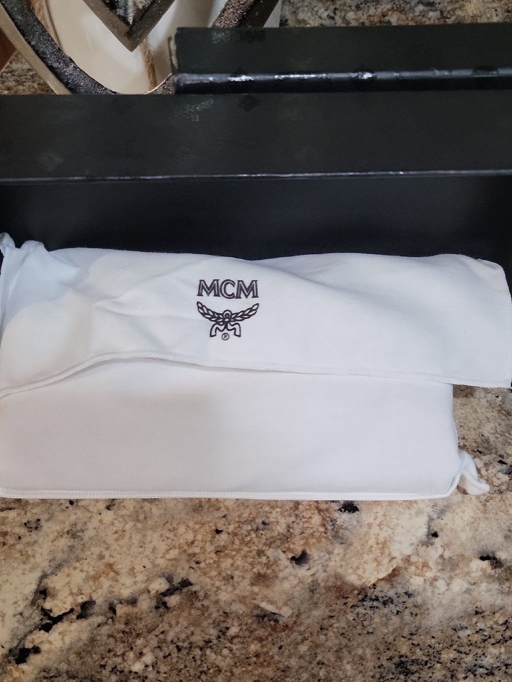 MCM NWOT Pink Wallet with Gold Accents FULL INCLUSSION - Picture 6 of 11